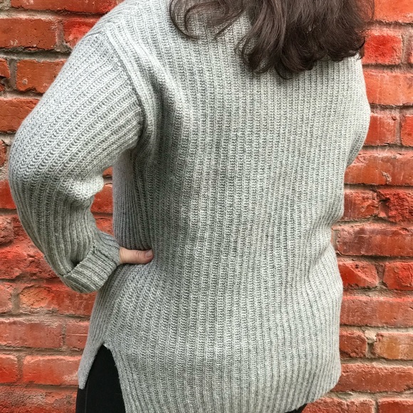 Gap Sweater - Picture 4 of 4